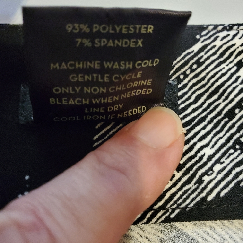 Ann Taylor Factory EUC flowy single pleat shorts 12 - Picture 9 of 10